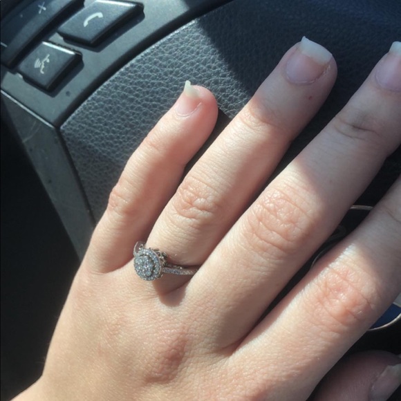 Disney enchanted Cinderella carriage ring. - Picture 5 of 6